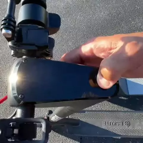electric scooter shuts off while riding