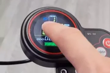 how to turn light on electric scooter