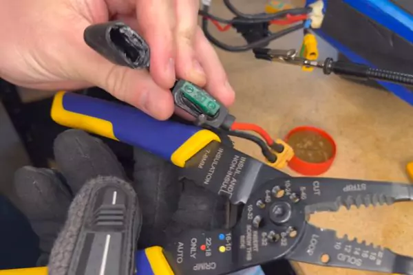 what is an electric scooter fuse